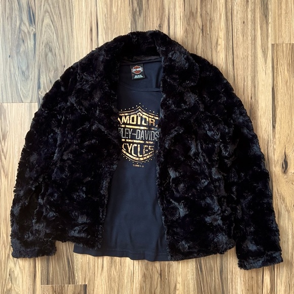 True Grit. American Outdoor Co. Black Women’s Fuzzy Jacket -Size Medium - Picture 2 of 4